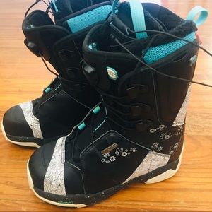 Salomon F20 Women’s Snowboarding Boots